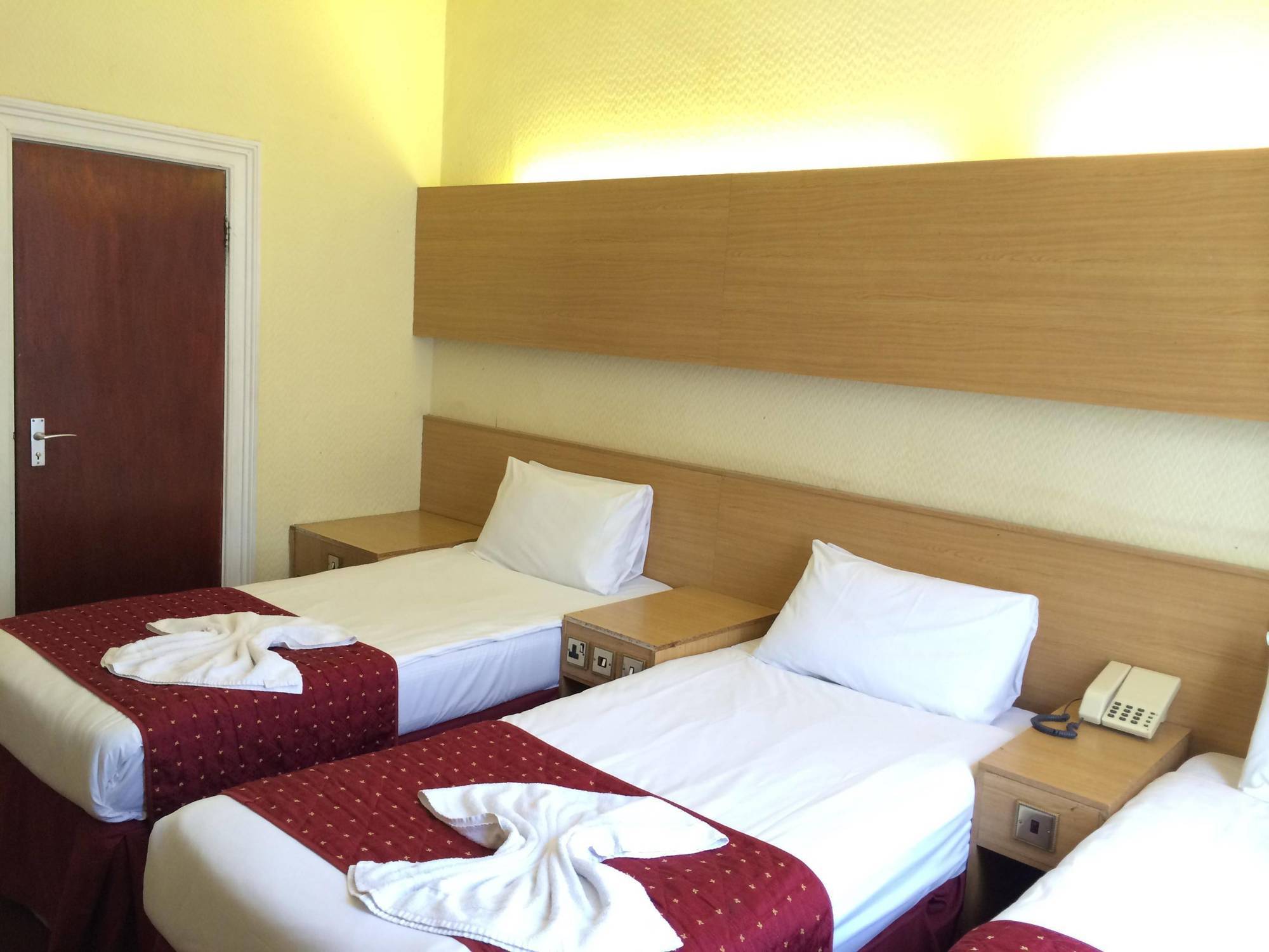 Отель Park Avenue J Hyde Park 4*